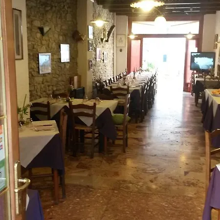 Ξενοδοχείο Capriolo 3*