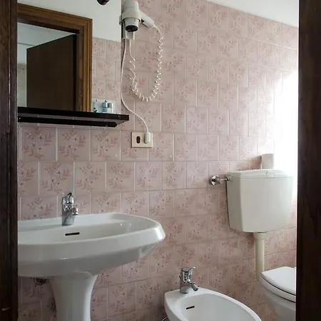 Capriolo Ξενοδοχείο 3*